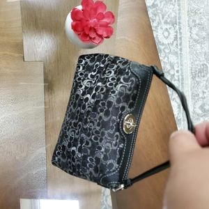 🎉REDUCED New Coach Signature Wristlet